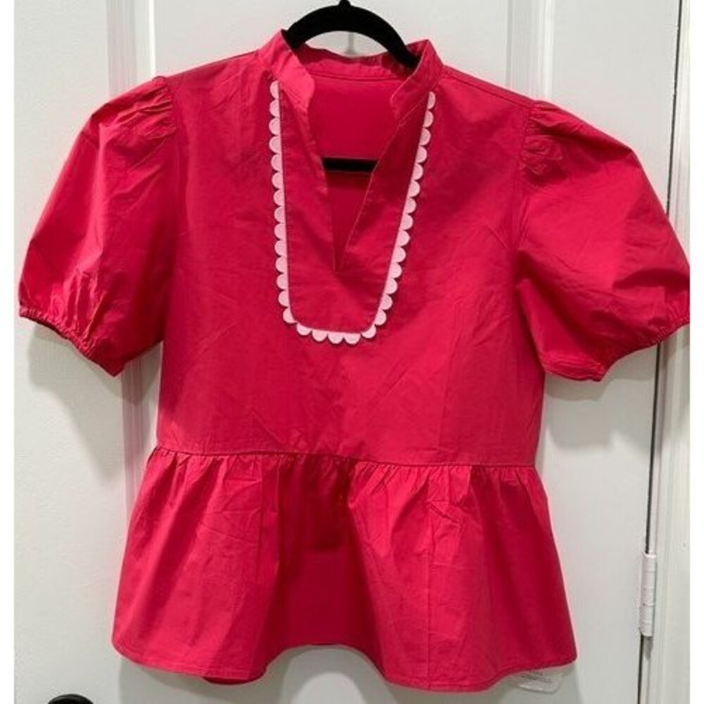 NWT Cicy Bell Bright Hot Pink Peplum Top Scallop Trim Puff Sleeve Keyhole Sz Med